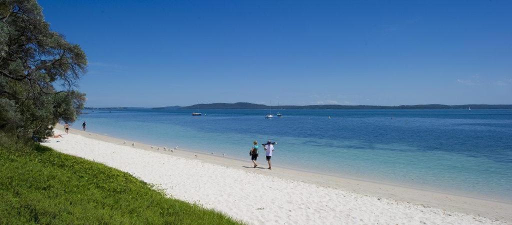 Dutchie'S Sand & Sea Beach House - Easy Walk To The Beach ネルソン・ベイ エクステリア 写真